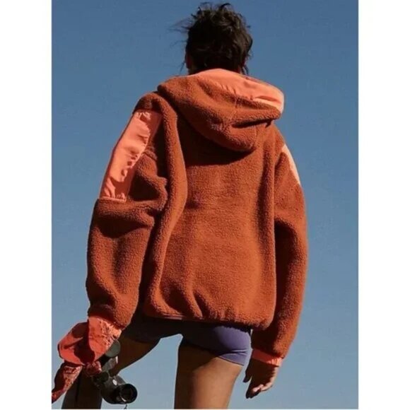 NWT Free People Movement Lead the Pack Pullover Fleece size- MEDIUM - Picture 3 of 6